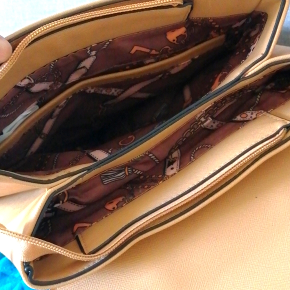 🌿Vegan Leather Mini Backpack - Picture 2 of 4
